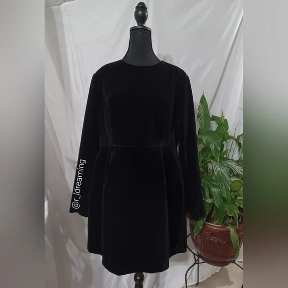 NWT Tuckernuck Black Velvet Haley Dress Size Various - armafbd.com NWT Tuckernuck Black Velvet Haley Dress Size Various - armafbd.com